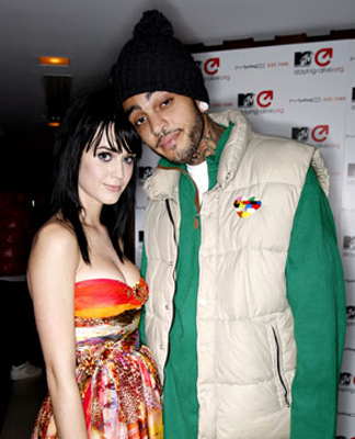 Katy Perry Splits With Travis&nbsp;McCoy