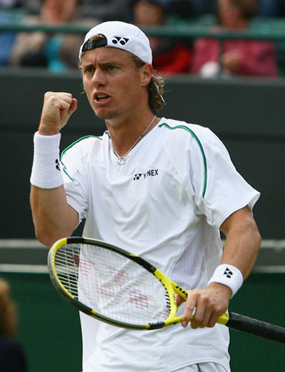 Hewitt Beats Montanes At Wimbledon&nbsp;(2008)